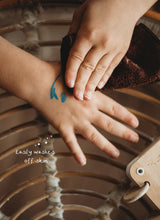 Load image into Gallery viewer, Squigs & Co Pastel Mess-less Marker Set