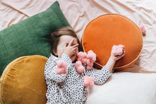 Load image into Gallery viewer, Hide & Seek Kisses