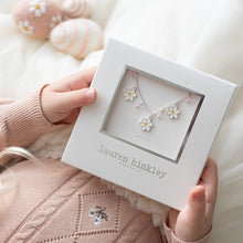 Load image into Gallery viewer, Daisy Crown Necklace