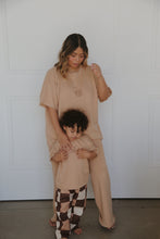Load image into Gallery viewer, Women's Signature Tee | Pecan