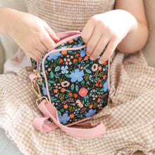 Load image into Gallery viewer, Imogen Crossbody Messenger Bag