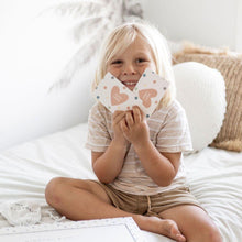 Load image into Gallery viewer, Happy Hearts Board Game