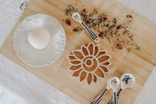 Load image into Gallery viewer, Sunflower Eco Cutter