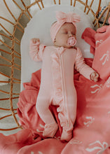 Load image into Gallery viewer, Reversible Knit Blanket | Pink Bows