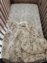 Load image into Gallery viewer, Fleur Blanche Fur Lined Cot Blanket