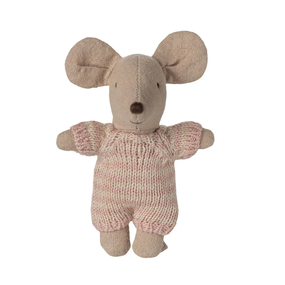 Maileg Baby Mouse in Carry Cot Rose – Rosalyn + Rae