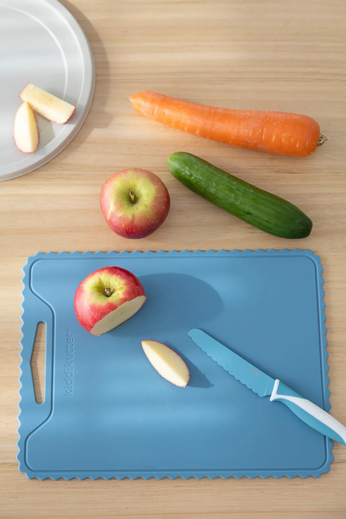 Wavy Silicone Cutting Board | Sky Blue