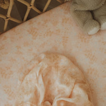 Load image into Gallery viewer, Wild Peony Organic Fitted Bassinet Sheet/Change Pad Cover