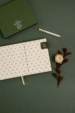 Load image into Gallery viewer, 2027 Planner | Signature | Vertical Weekly | Clover