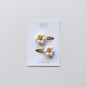 Pom Pom Daisy Clips | White