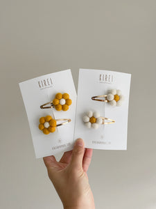 Pom Pom Daisy Clips | White