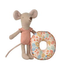 Load image into Gallery viewer, Maileg Beach Mouse Little Sister with Float Flower