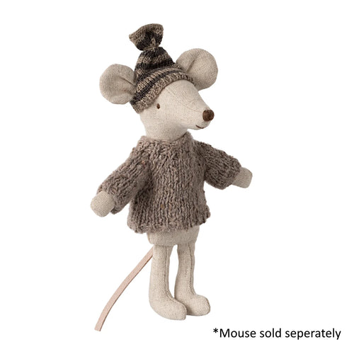 Knitted Sweater and Hat for Big Brother Mouse