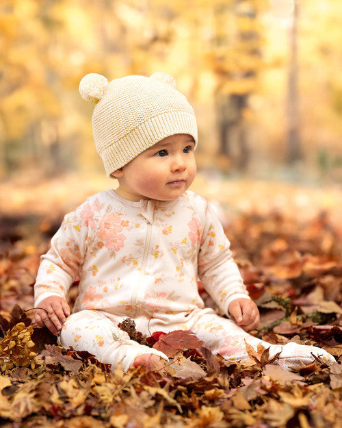 Organic Beanie Snowy Feather