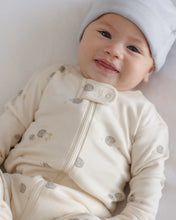Load image into Gallery viewer, Cloud Knotted Baby Hat