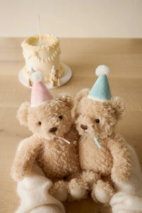 Snuggle Bunnies | Birthday Arthur | Sky