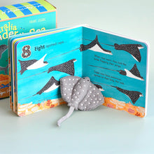 Load image into Gallery viewer, Australia Under the Sea 1, 2, 3 by Frané Lessac - Book and Finger Puppet Set
