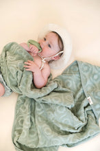 Load image into Gallery viewer, Hooded Beach Towel