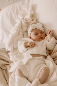 Frill Blanket | Milk