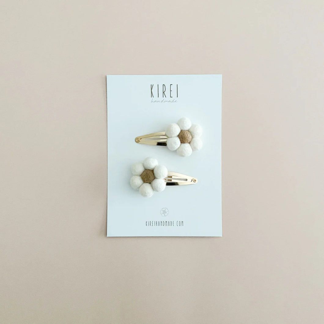 Pom Pom Daisy Clips | Neutral