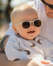 Load image into Gallery viewer, Sunglasses Keyhole - Vanilla