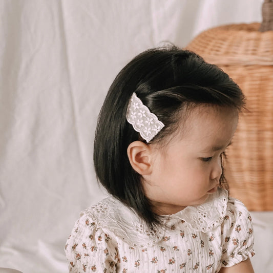 Clip | Linen Scallop