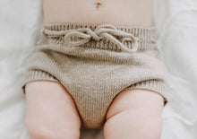 Load image into Gallery viewer, Baby Knitted Bloomers - Chocolate SIZE 00